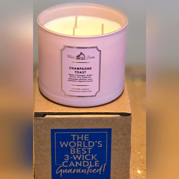 ❣️Brand New❣️Champagne Toast 3-wick candle ❣️ - Picture 3 of 4